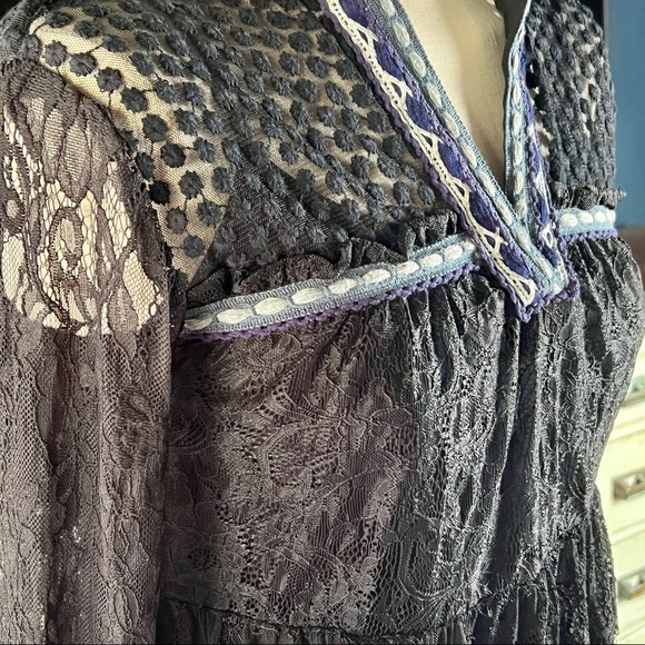 Anthropologie Blank NYC Black Lace Embroidered Babydoll Blouse Top S - Picture 6 of 11